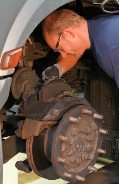 this image show commercial truck suspension repair 